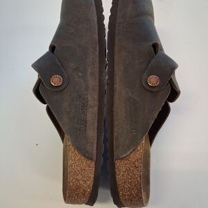 Birkenstock Men's Brown Clogs